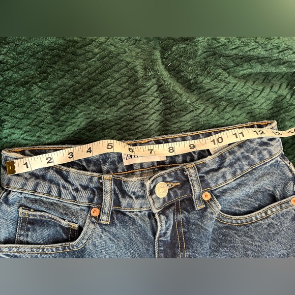 Zara High-Rise Mom Jeans - Picture 8 of 9